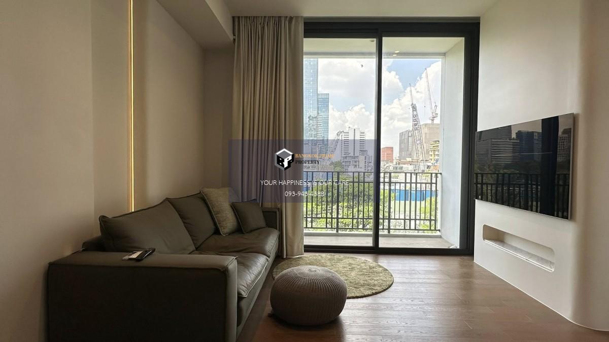 Muniq Langsuan | Special Type of One bed !! #HL