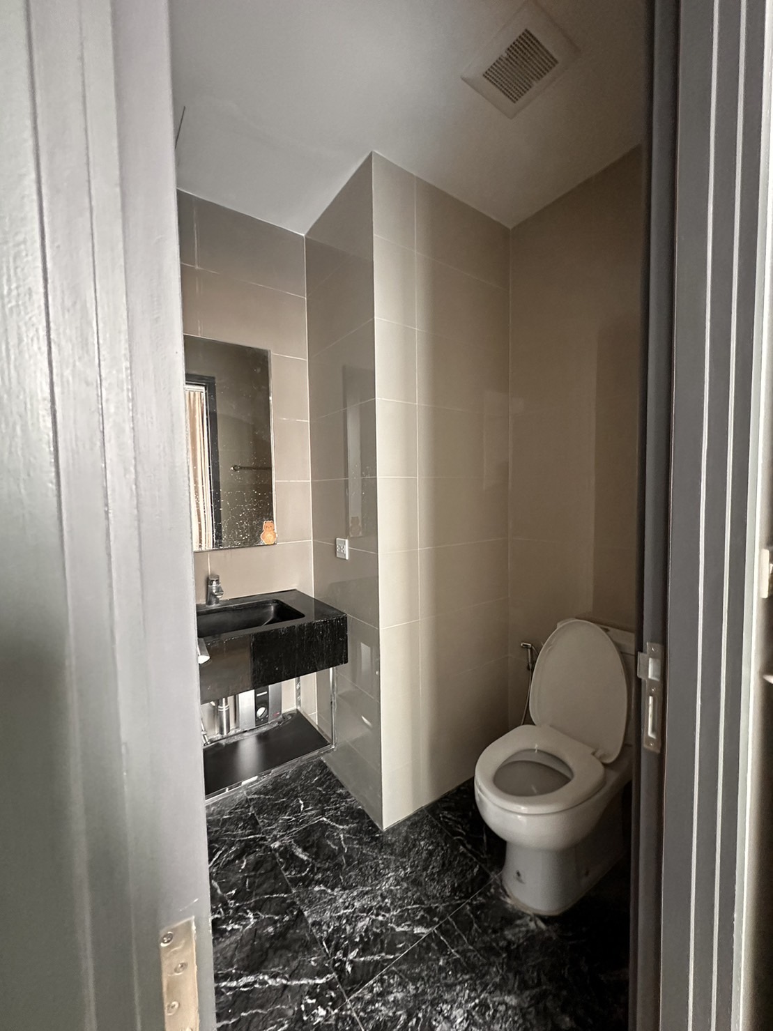 Edge Sukhumvit 23 I BTS Asoke, MRT Sukhumvit I HL