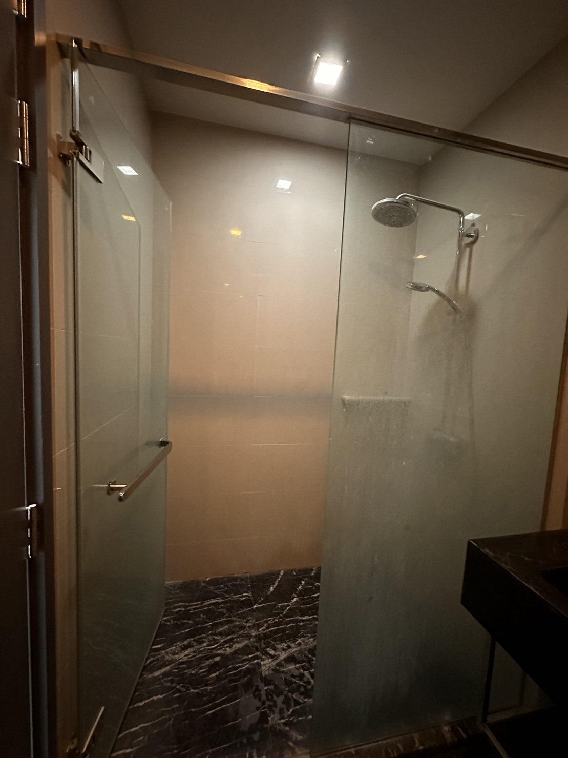 Edge Sukhumvit 23 I BTS Asoke, MRT Sukhumvit I HL