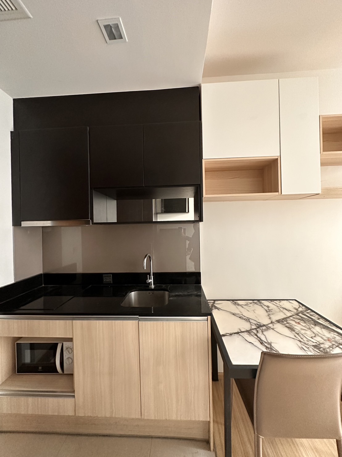 Edge Sukhumvit 23 I BTS Asoke, MRT Sukhumvit I HL