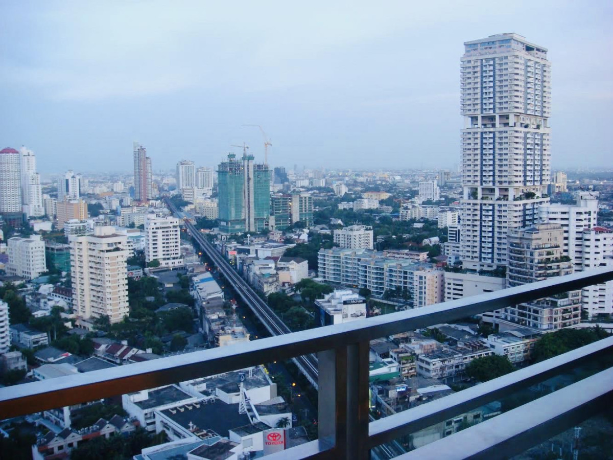 The Madison Sukhumvit 41 | BTS Phrom Phong | High Floor, View city, area The EM district | #HL