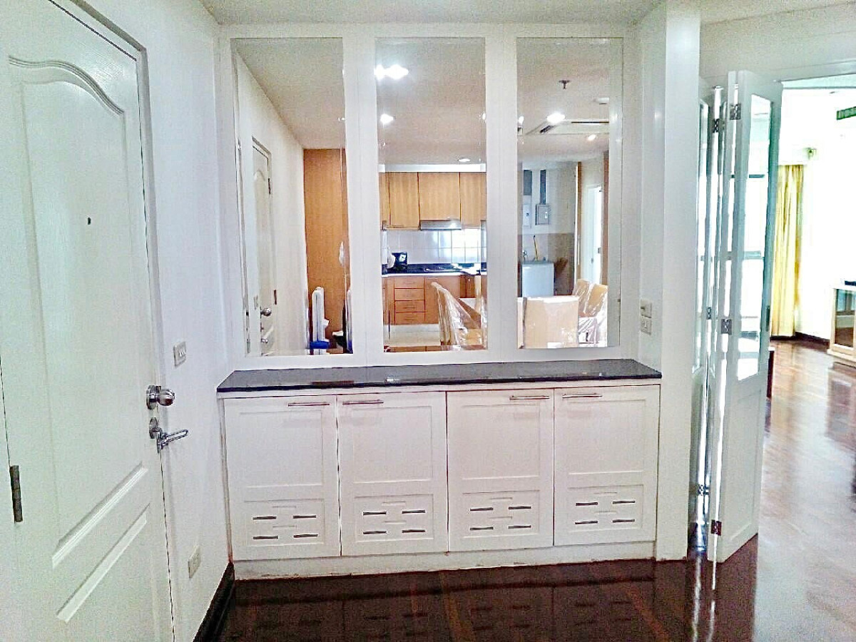 Baan Phahonyothin Place | BTS Ari | Good Price! Big Space! | #HL