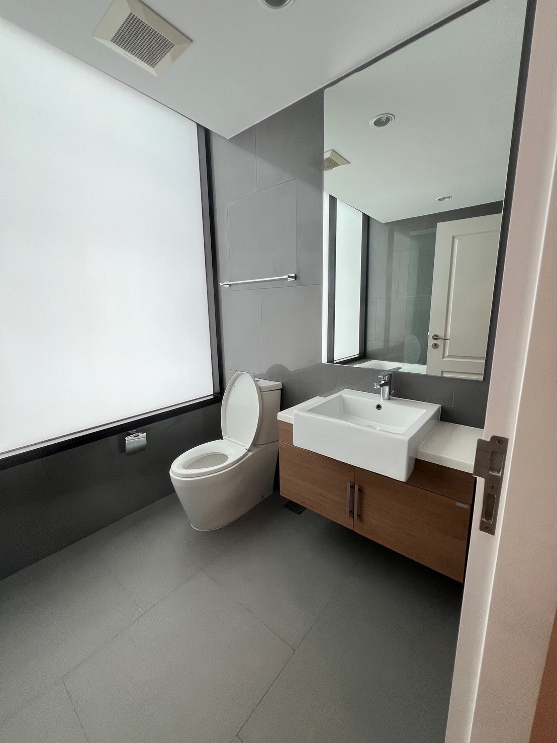 NOBLE REVO SILOM | 🚝ใกล้ BTS สุรศักดิ์ | HL Focus