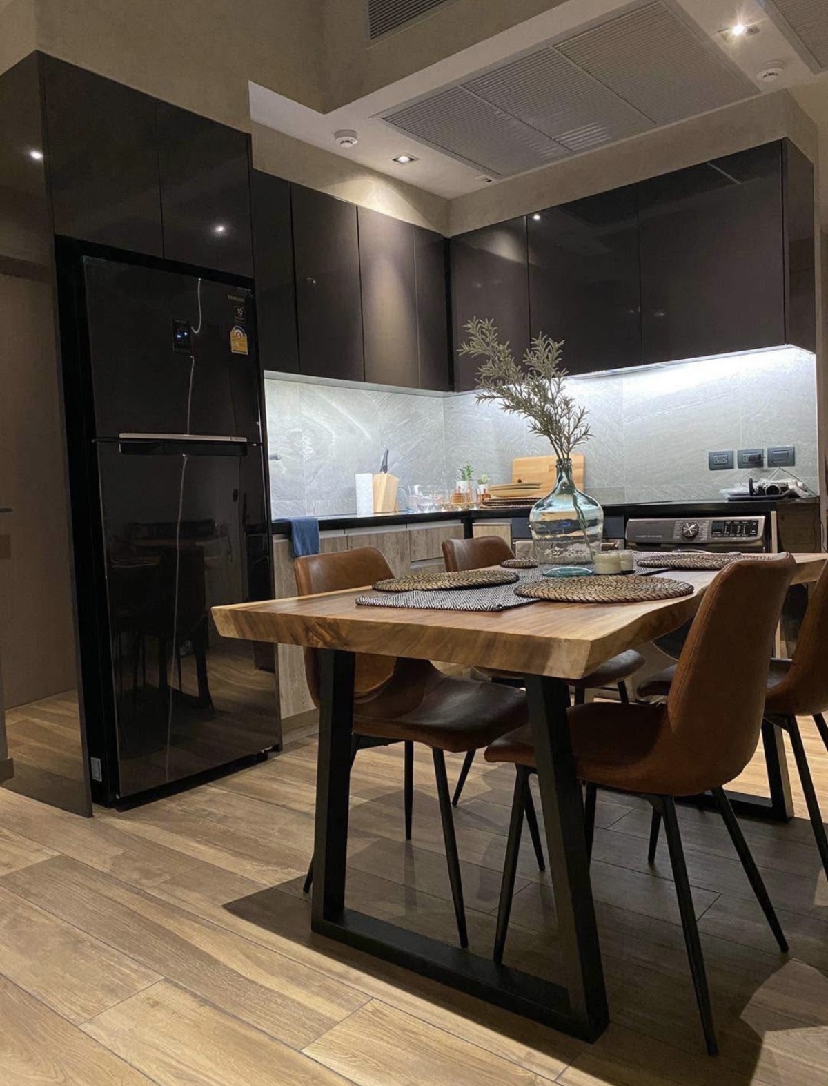 The Lofts Asoke | 🚝ใกล้ MRT พระราม 9 | #HL