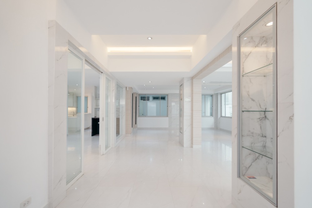 Townhome 3 ชั้น ซอยสุขุมวิท 15 | 5 นาที ถึง BTS อโศก | #HL Focus