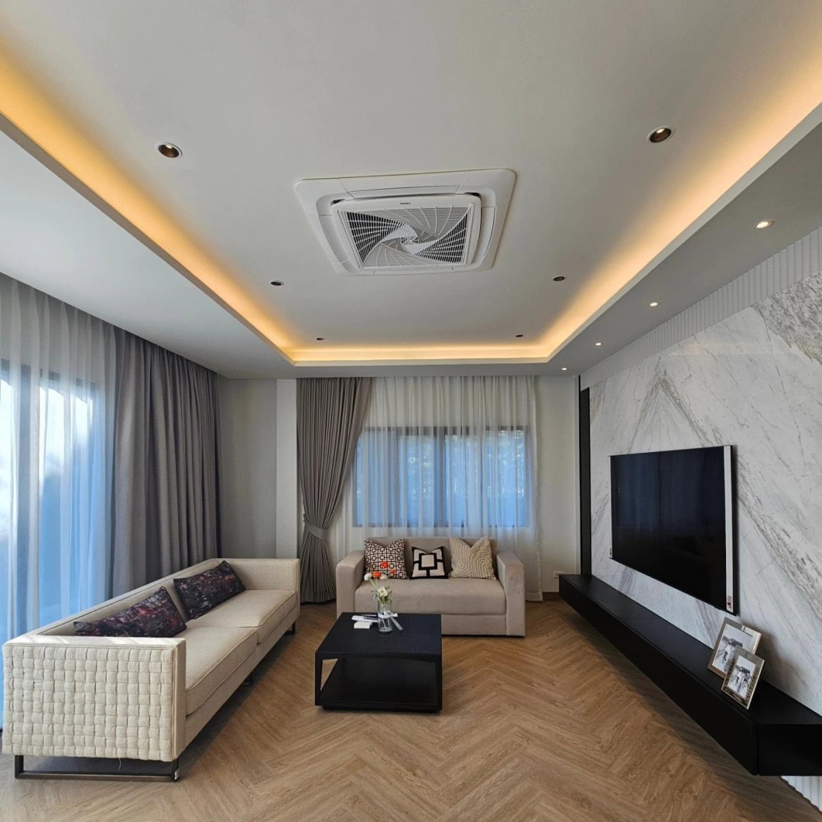 Centro Bangna | หน้าสวนสวย size ใหญ่สุด วิวสระว่ายน้ำ | #HL Focus