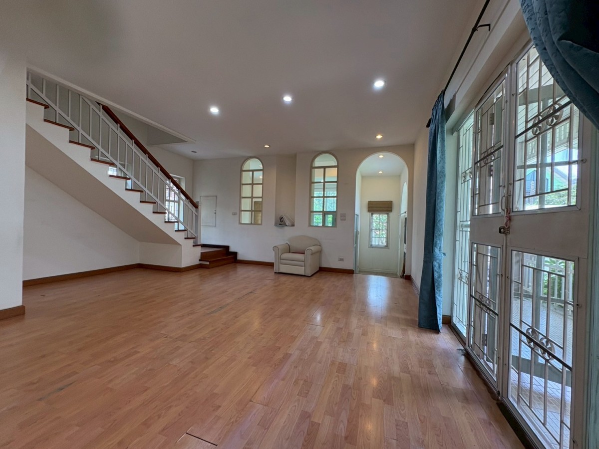 หมู่บ้านเมืองทอง4 🏡 หลังหัวมุม ซอยสุขุมวิท 101 | #HL Focus