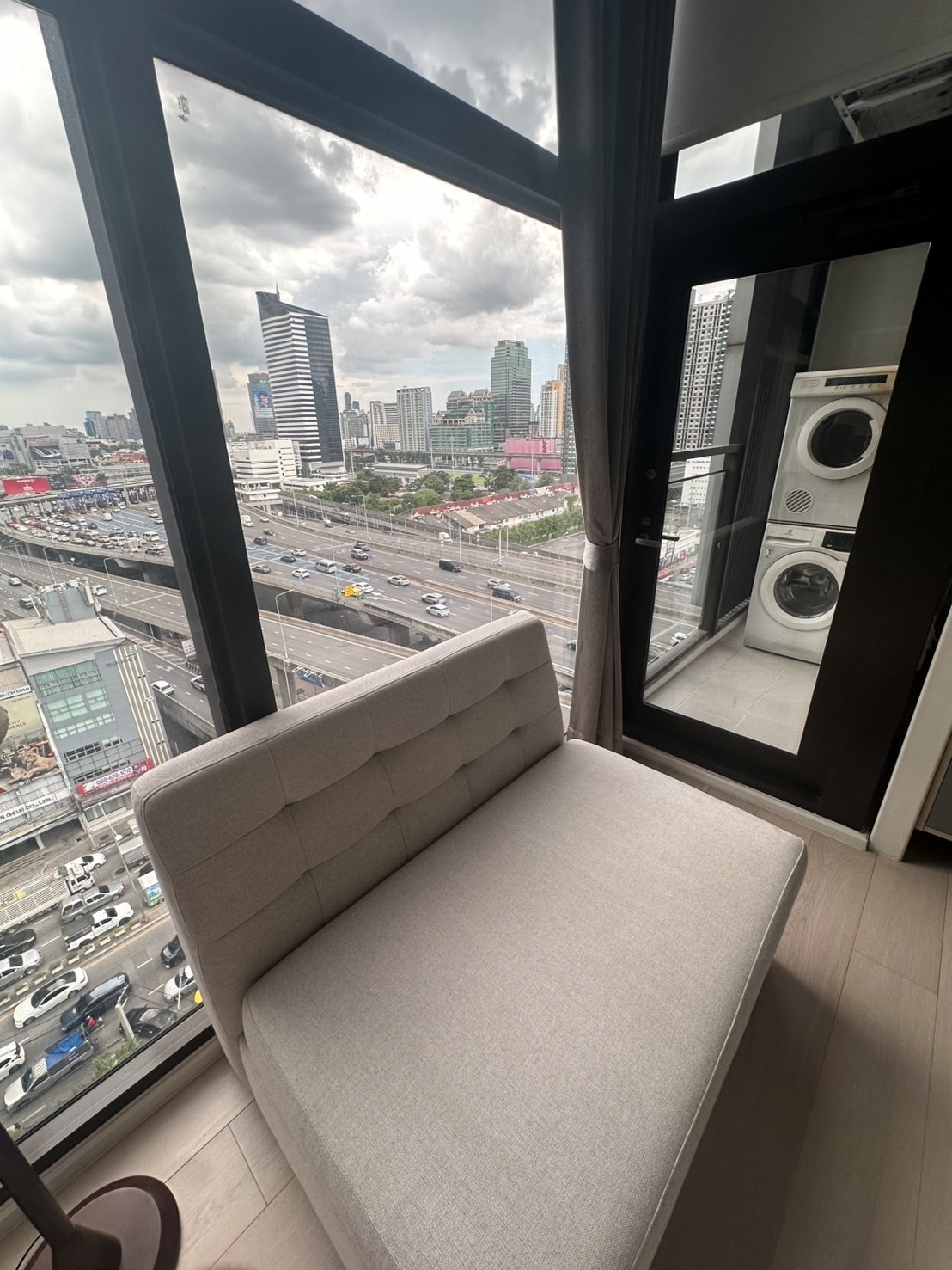 Chewathai Residence Asoke | 🚝ใกล้ BTS,MRT พระราม 9 #New Focus