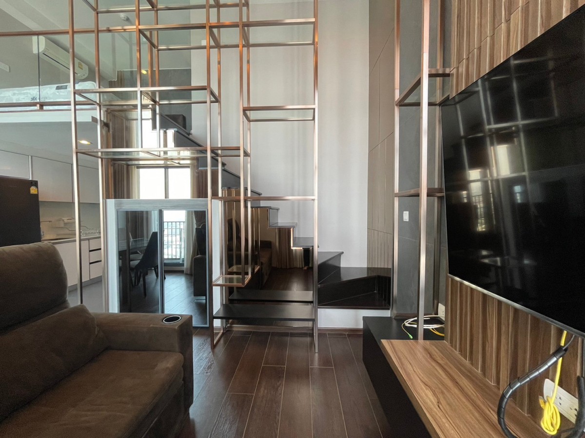 C Ekkamai | ชีวิตมีคลาสที่ C Ekkamai ห้องสวย เพดานสูง 5.9 ม. วิวสวยกลางเมืองเอกมัย สิ่งอำนวยความสะดวก Sky Lounge, สระเกลือ, ห้องสมุด พร้อมวิวเมือง | #Old