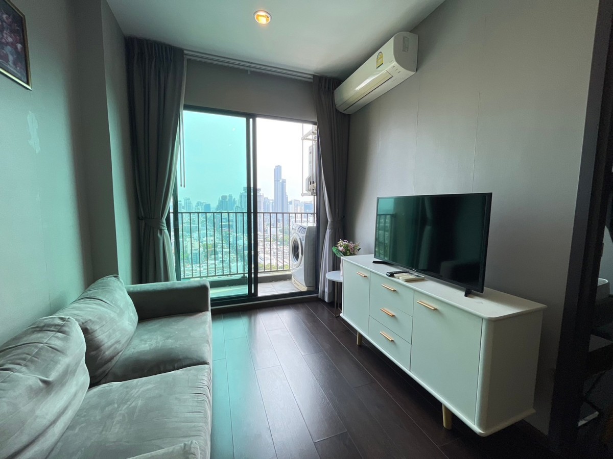 C Ekkamai | ห้อง 1 Bedroom ขนาด 35 ตร.ม. ที่คอนโด C Ekkamai Fully furnished พร้อมเข้าอยู่แบบไม่ต้องจัดเอง สะดวกครบทั้งฟิตเนส สระว่ายน้ำ สกายเลาจน์ | #HL