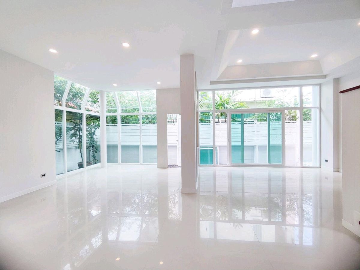 Perfect Place Sukhumvit 77-Suvarnabhumi | บ้านรีโนเวทใหม่พร้อมวิวทะเลสาบ | #HL Focus