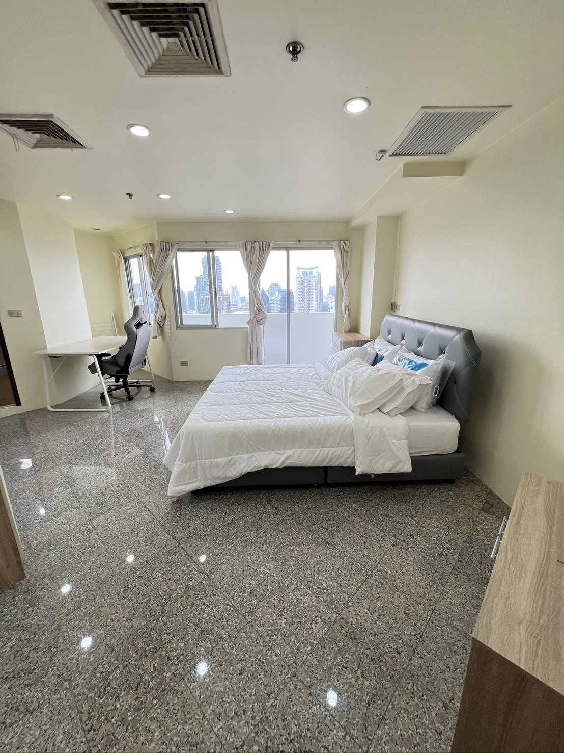 Wittayu complex condominium | 🚝ใกล้ BTS,MRT เพลินจิต #NEW