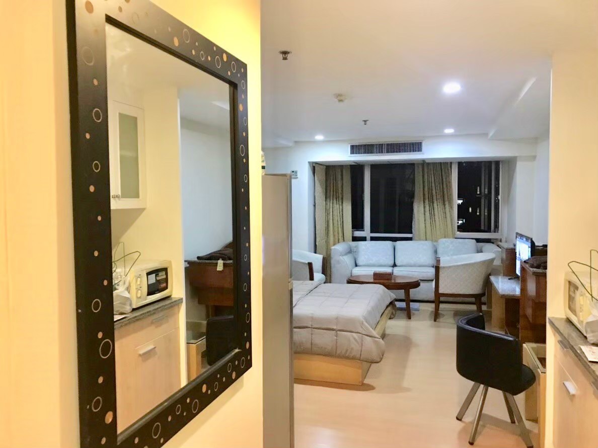 The Trendy Condominium | Hot deal @ Bts nana unit ready to move in !!! #HL