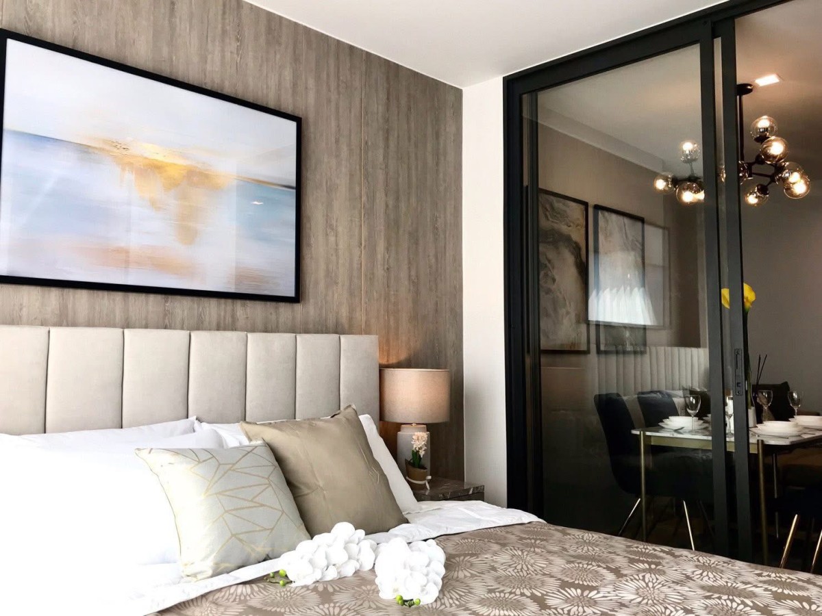 Life One Wireless | high floor unit luxurious decorated #New