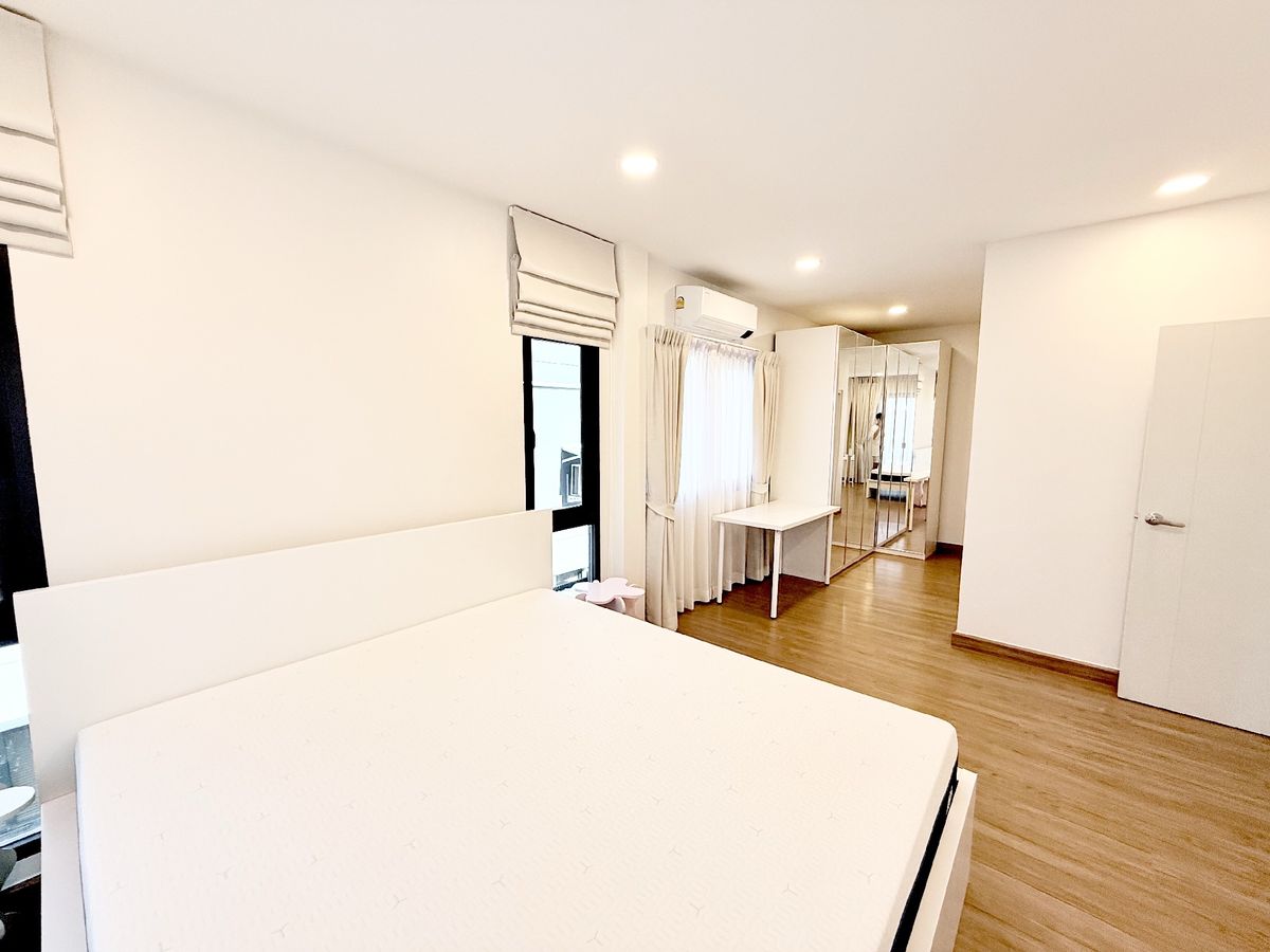 Centro Bangna | บ้านเดี่ยวสองชั้น มีพื้นที่รอบบ้าน #HL Focus