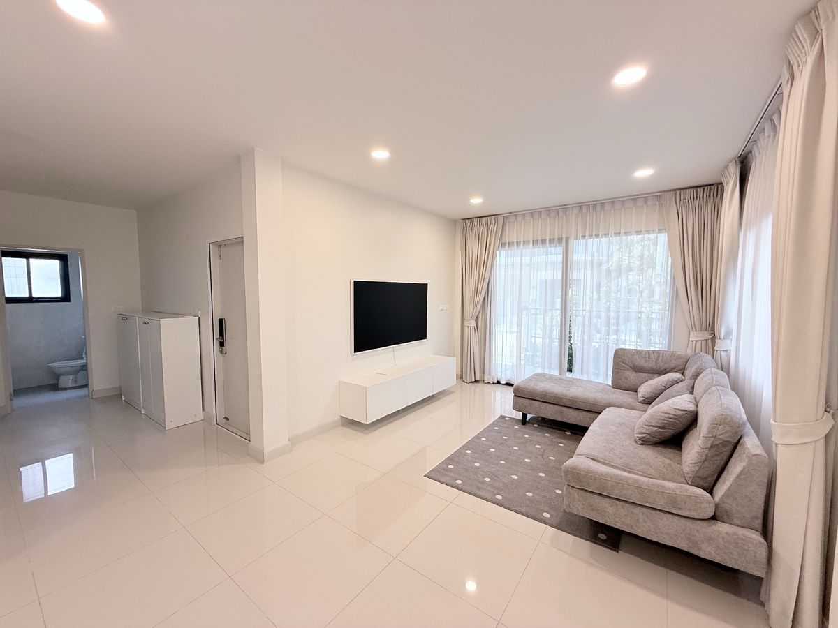 Centro Bangna | บ้านเดี่ยวสองชั้น มีพื้นที่รอบบ้าน #HL Focus