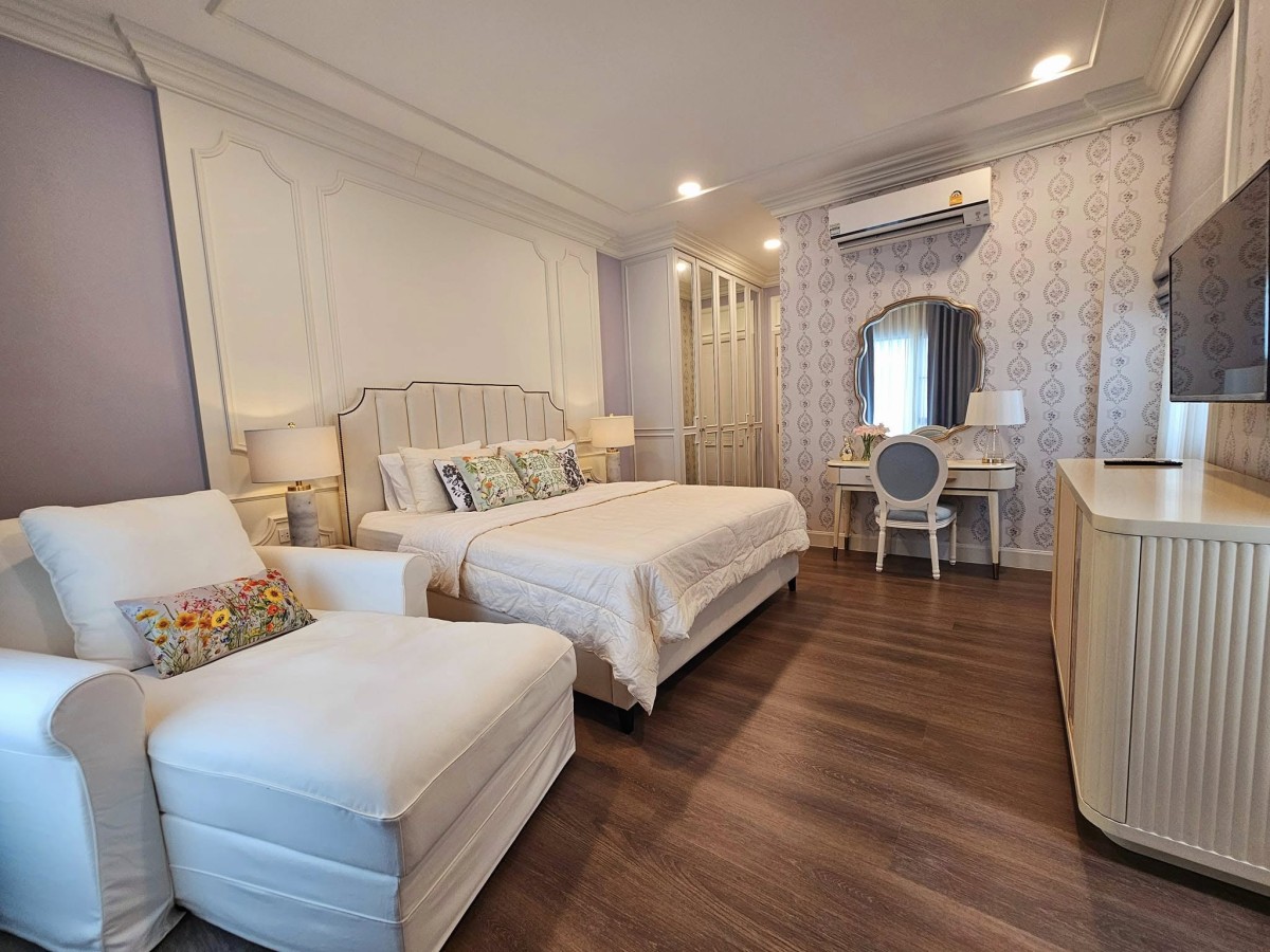 Nantawan Rama9-New Krungthepkreetha | Private plot surrounded by lake and garden only #HL Focus