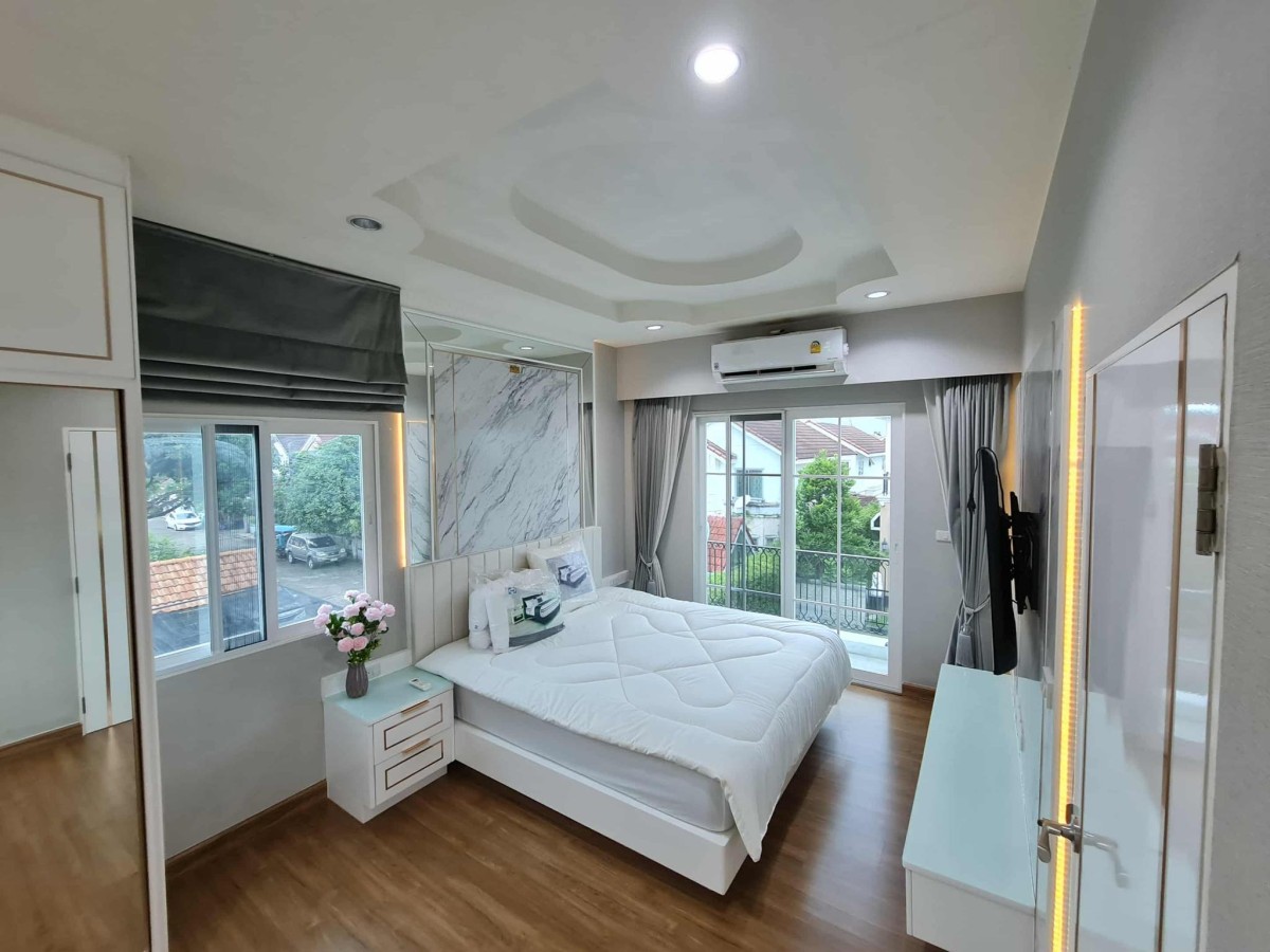 Grandio Ramintra-Wongwaen | บ้านหลังริมเป็นส่วนตัว เฟอร์นิเจอร์บิ้วท์อินหรู #HL Focus