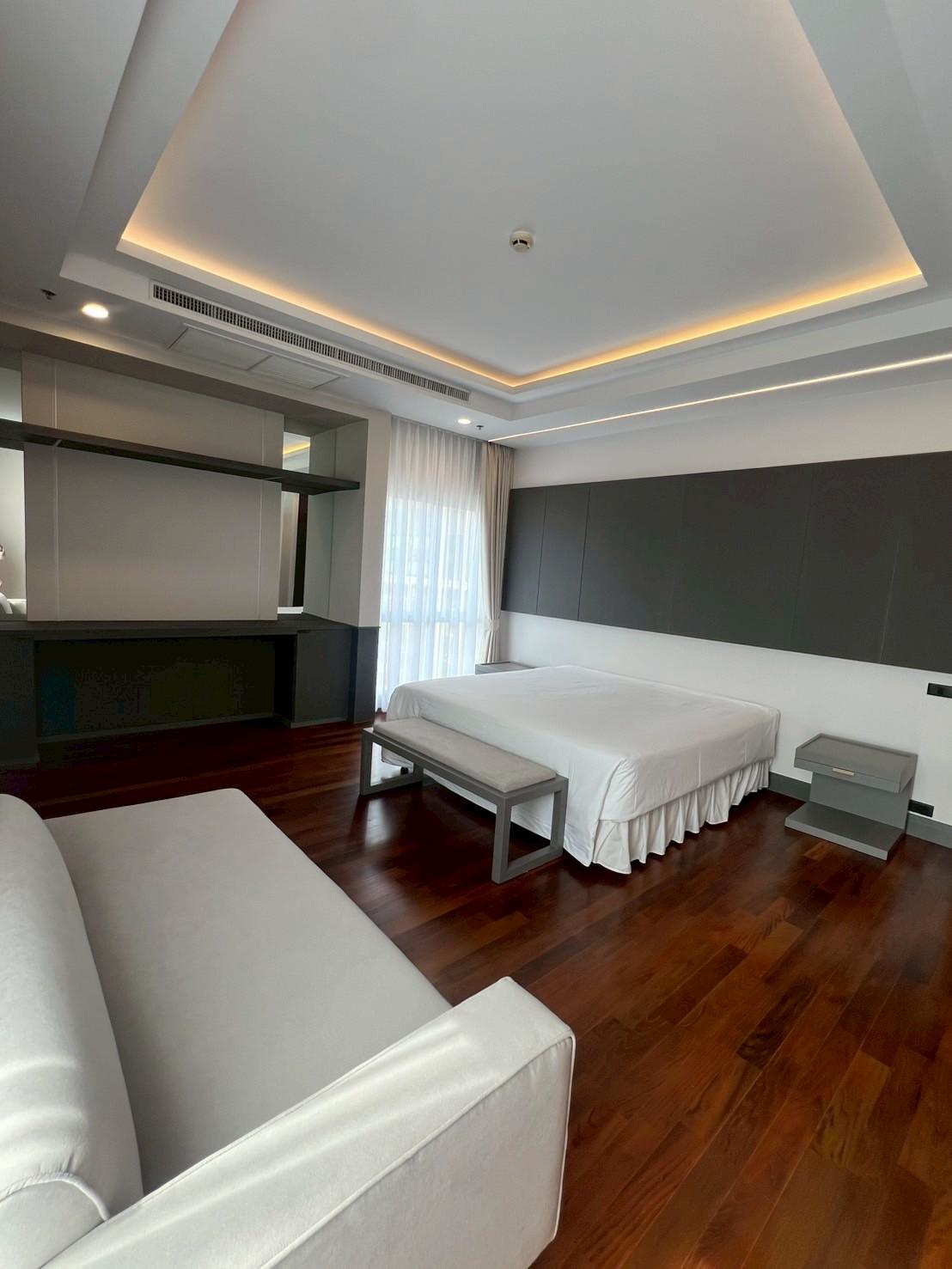 Royal Resident Park | Penthouse of Lumpini 3bed3bath with Special 1 maidroom Ready for rent #HL