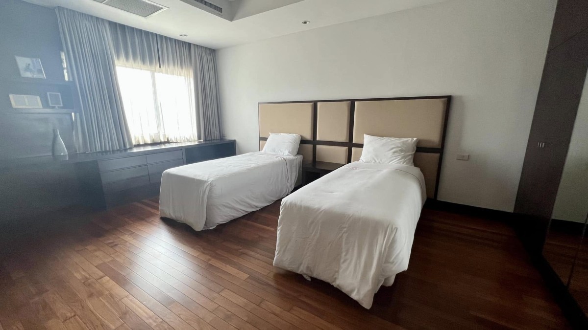 Royal Resident Park | Family Unit of lumpini ready to move in #HL
