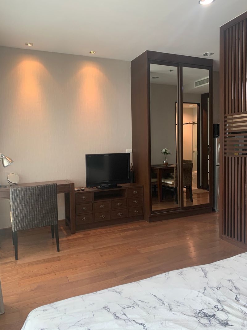 The Address Chidlom | High floor unit studio ready to move in #HL Focus