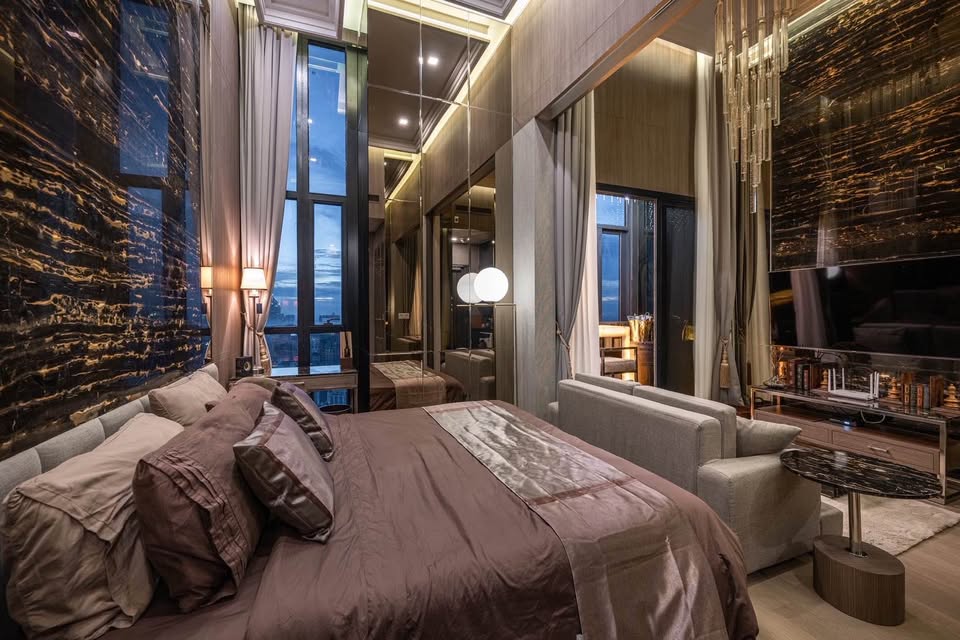 Ashton Asoke | Luxury loft unit 4meter of celling !! with Super High floor and Special sky kitchen #HL Focus