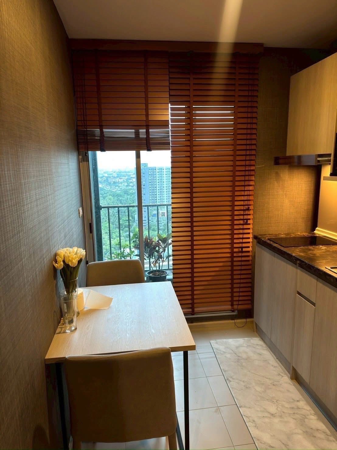 Eilo Sathorn-Wutthakat | 📍 ใกล้ BTS วุฒากาศ  มีรถรับ-ส่งจากคอนโดไปสถานี BTS ทุก 5 นาที #New