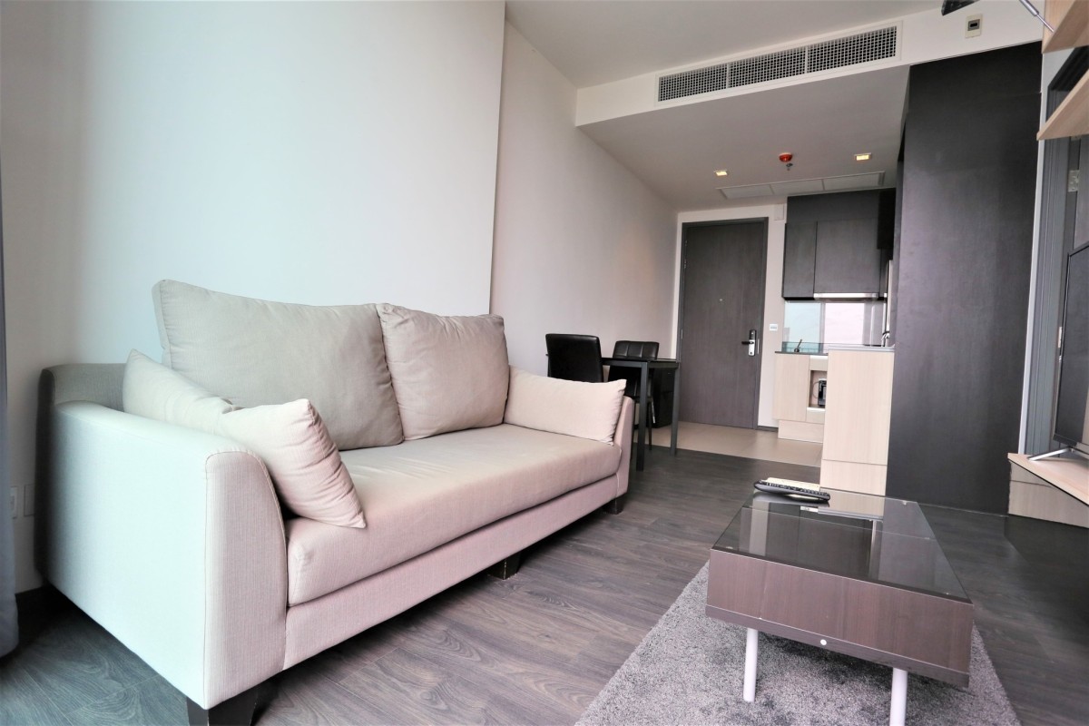 Edge Sukhumvit 23 | Nice Facing unit asoke ready to move in #HL Focus