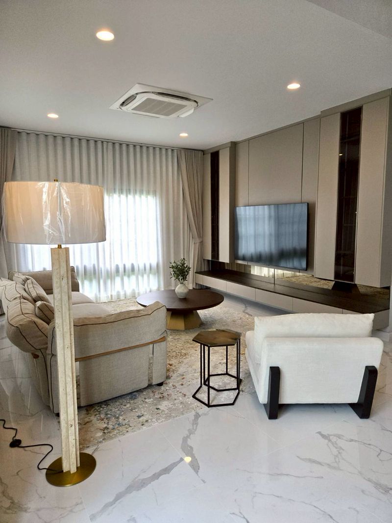 Setthasiri Bangna-Suvarnabhumi | บ้านหรู ตกแต่งพร้อมเข้าอยู่ #HL Focus
