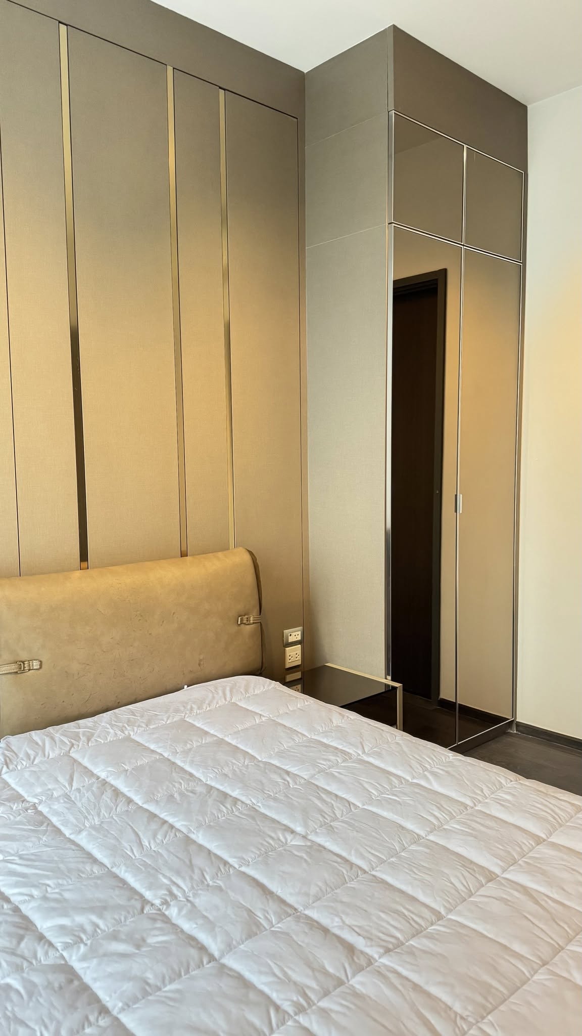 Edge Sukhumvit 23 | Newly Renovated unit available #New