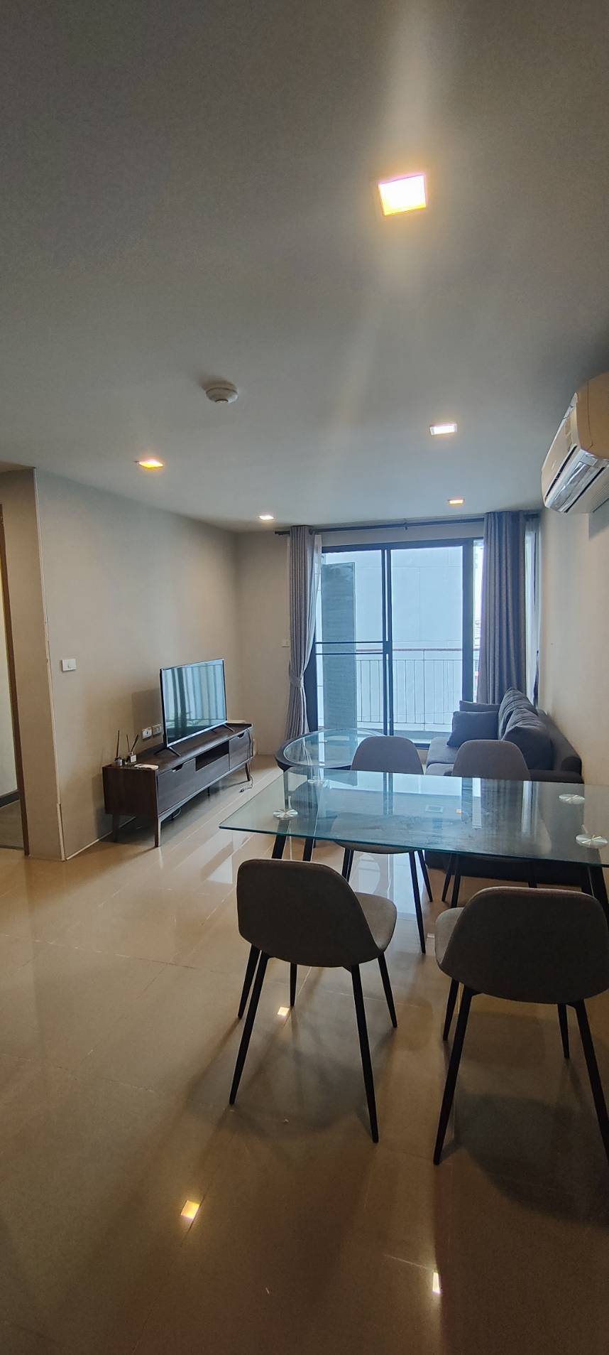 Mirage Sukhumvit 27 | Asoke Family unit available to move # HL