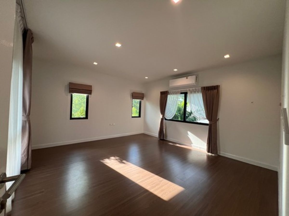 Burasiri Wongwaen-Onnut | บ้านเดี่ยว หลังมุม  #HL Focus