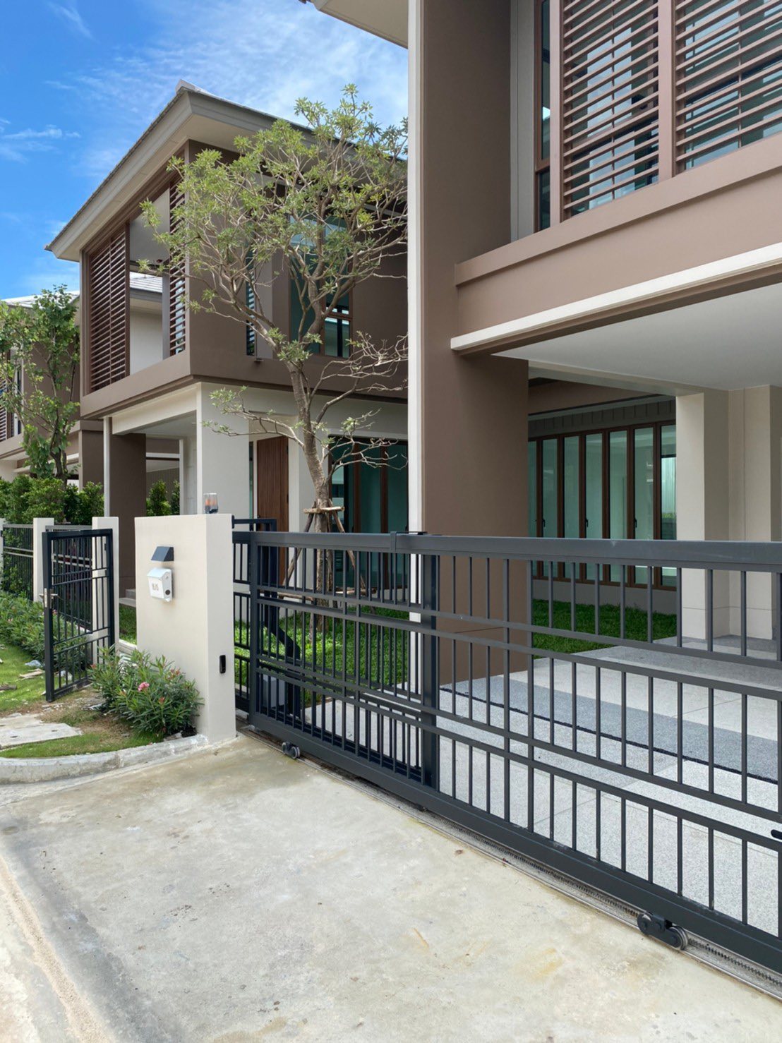 Burasiri Krungthep Kreetha | ตกแต่งพร้อมอยู่ แปลงใกล้ทางเข้า อยู่ในซอย private #HL Focus
