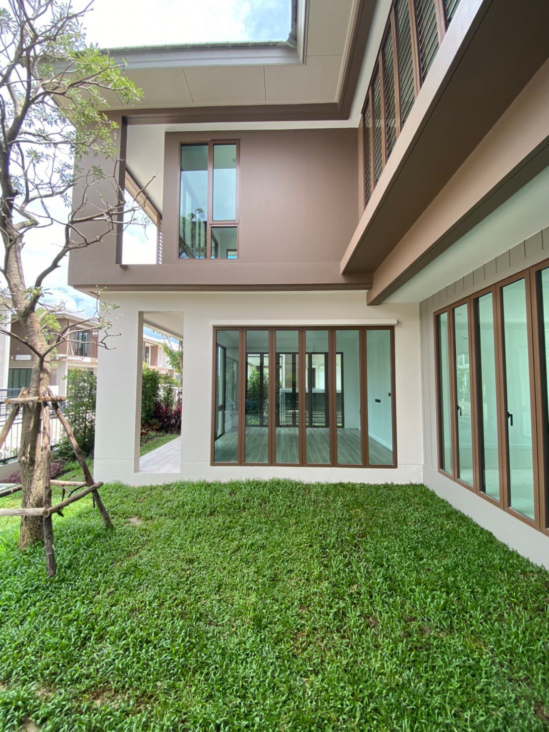 Burasiri Krungthep Kreetha | ตกแต่งพร้อมอยู่ แปลงใกล้ทางเข้า อยู่ในซอย private #HL Focus