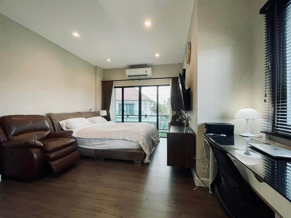 Bangkok Boulevard Srinakarin-Bangna | บ้านเดี่ยวหลังริม แต่งสวย ทำเลใกล้รถไฟฟ้า  #HL Focus