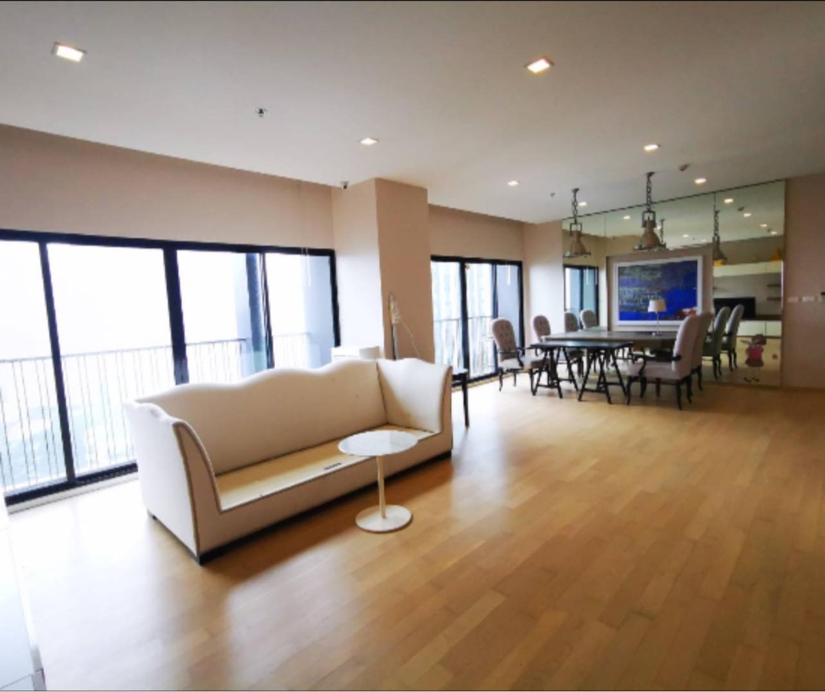 Noble Reveal Ekamai | Only 1 in the building 4bed4bath !! Family Unit #HL