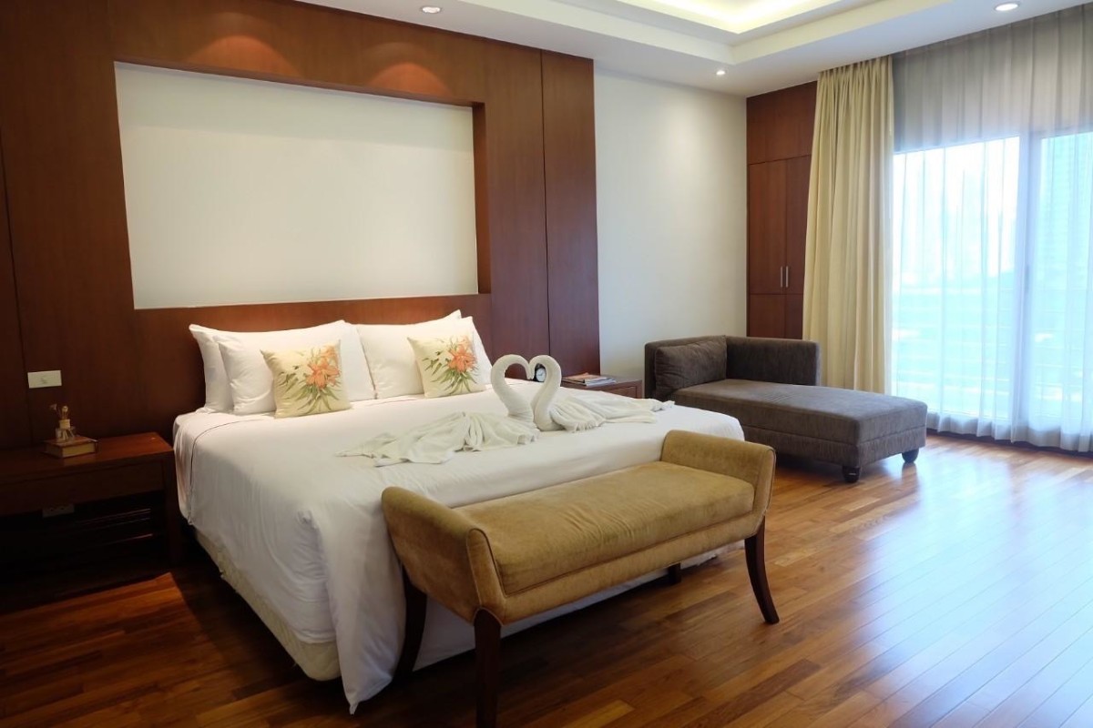 Royal Resident Park | Luxury Living ใจกลางเมือง #New Focus
