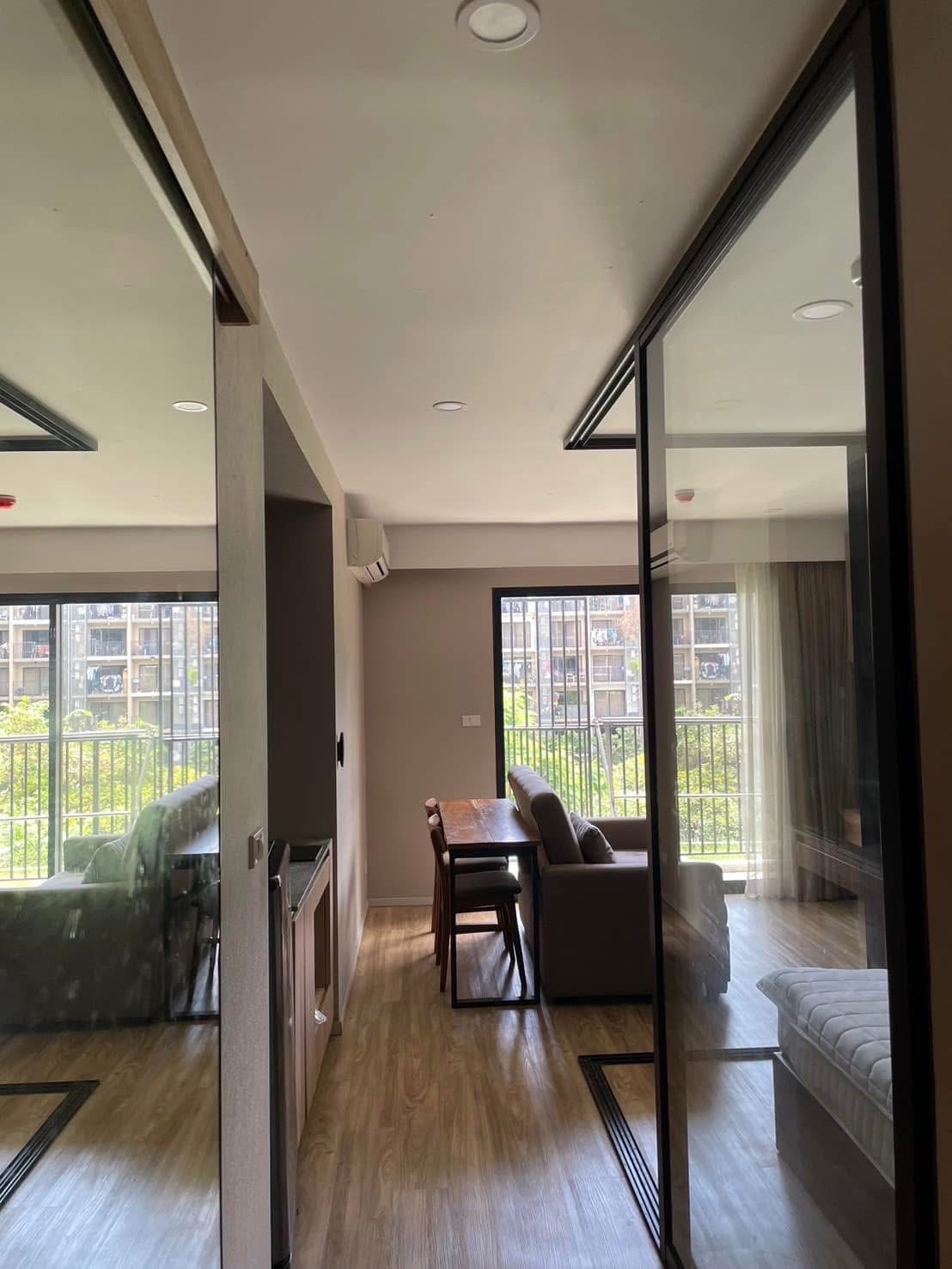Blossom Sathon-Charoen Rat 📣วิวสระว่ายน้ำ🏊‍♂️ มีรถตู้โครงการรับส่งสถานี🚐 #New