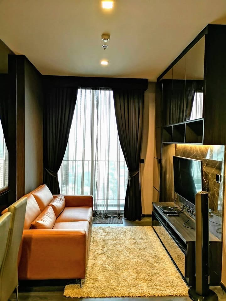 Edge Sukhumvit 23 |  ระเบียงทิศตะวันออกแดดไม่ร้อน ห้อง Fully Furnished #New