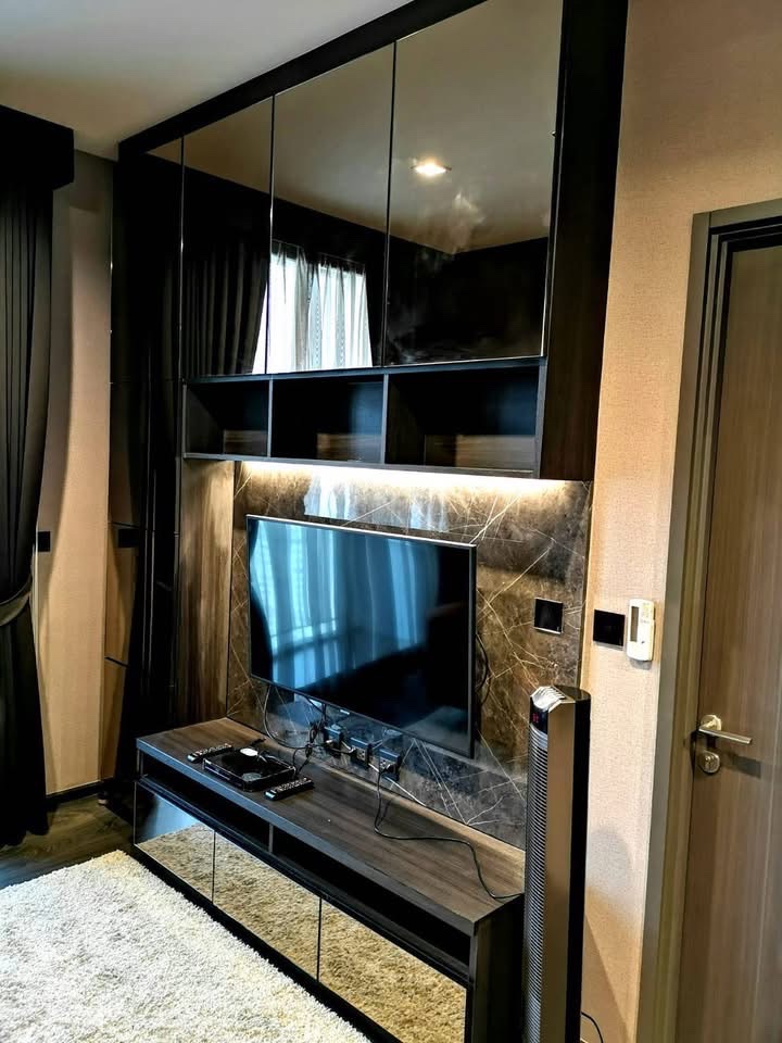 Edge Sukhumvit 23 |  ระเบียงทิศตะวันออกแดดไม่ร้อน ห้อง Fully Furnished #New
