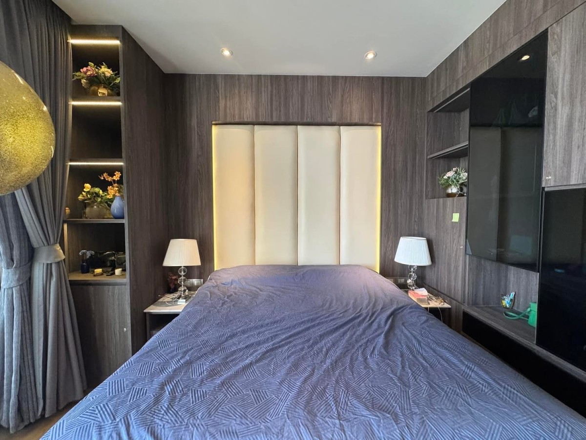 Magnolias Waterfront Residences 📌 Fully furnished with all appliances included. #HL Focus