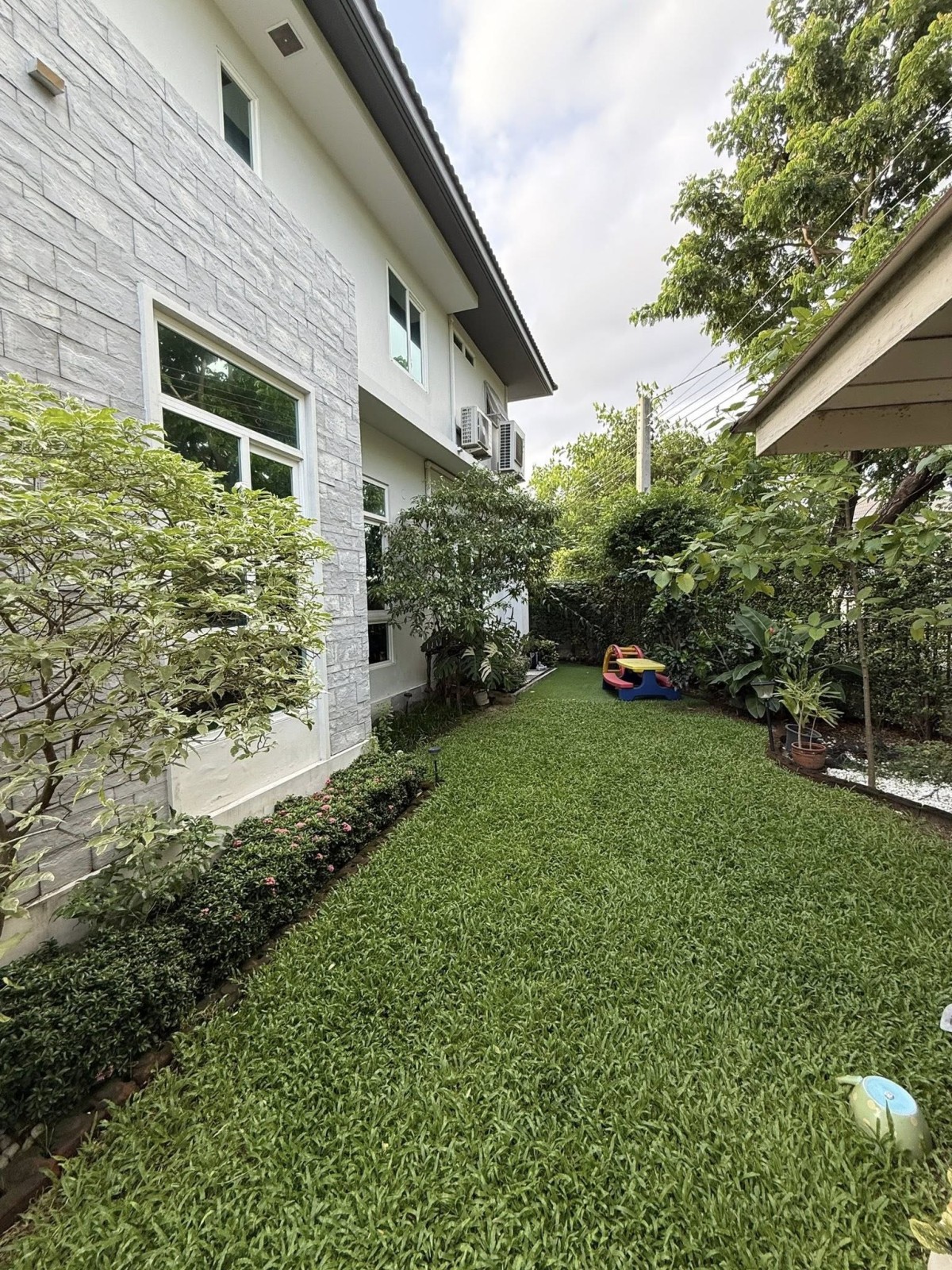 Mantana Onnut - Wongwaen 5 | บ้านหลังมุม พร้อมสวนส่วนตัว 🌿 หน้าบ้านทิศใต้ ใกล้ Clubhouse ร่มรื่นสบายตลอดปี 🍃 #HL Focus