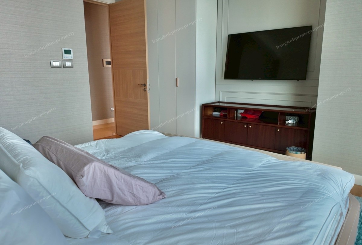 Sindhorn Residence |  ใกล้ BTS ชิดลม เดินเพียง 600 ม. ถึงสวนลุมพินี #Old Focus
