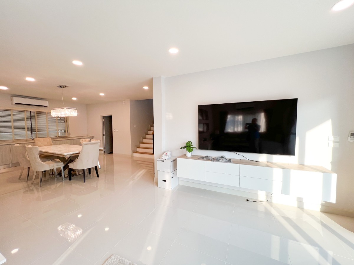 Centro Bangna | บ้านใกล้เมกาบางนา Fully furnished พร้อมอยู่ #HL Focus