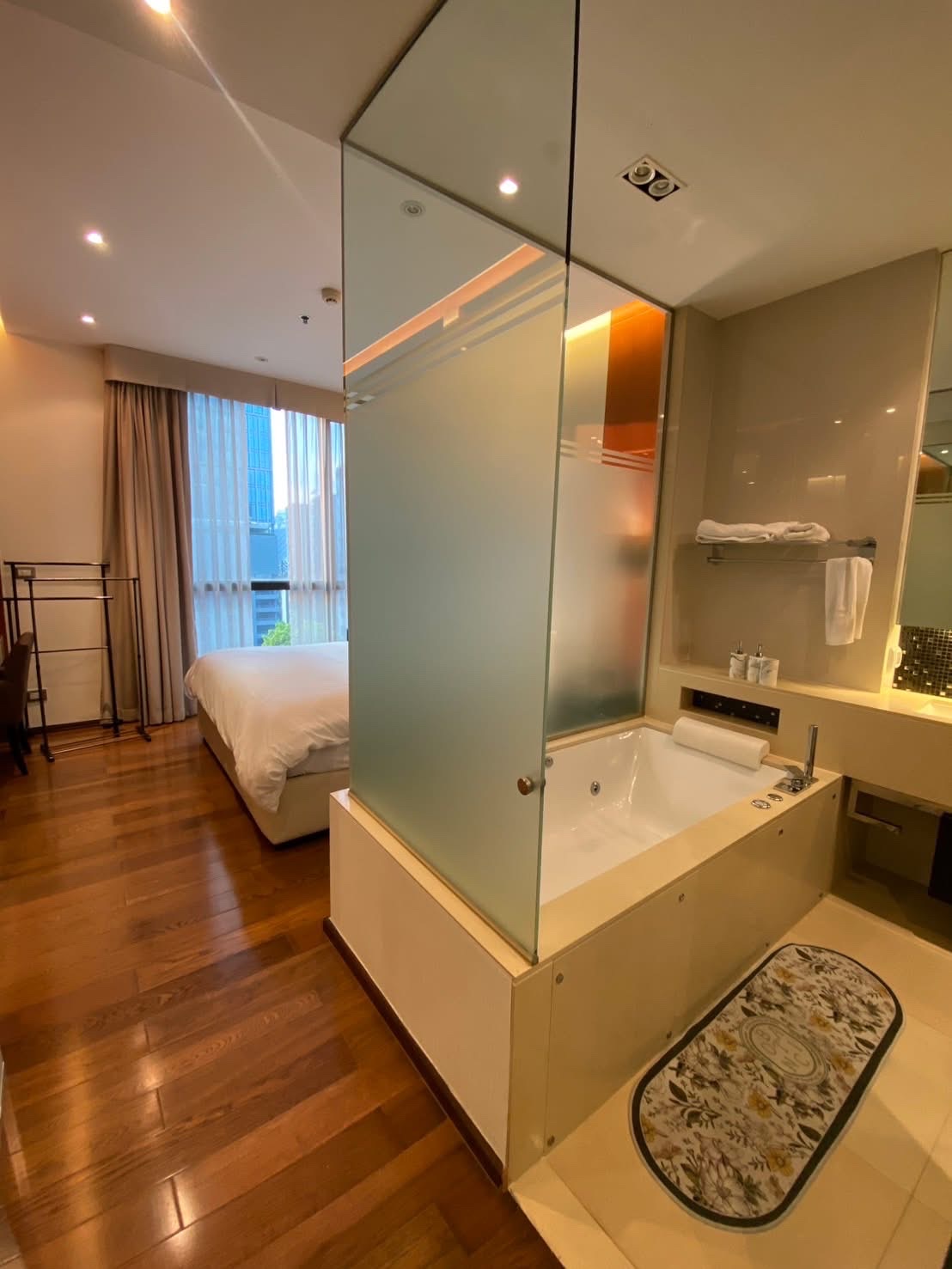 The Address Sukhumvit 28 | Beautiful room 🚝ใกล้ BTS Phromphong 400m #New