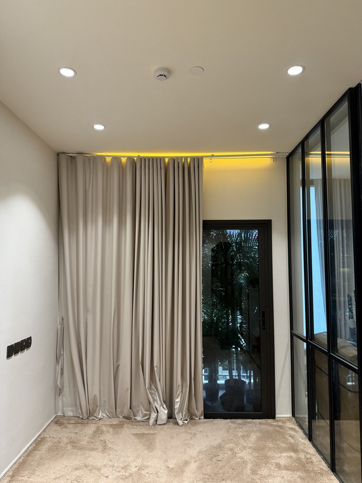 Muniq Sukhumvit 23 | Pet friendly luxury in asoke CBD of sukhumvit fully fitted unit #HL