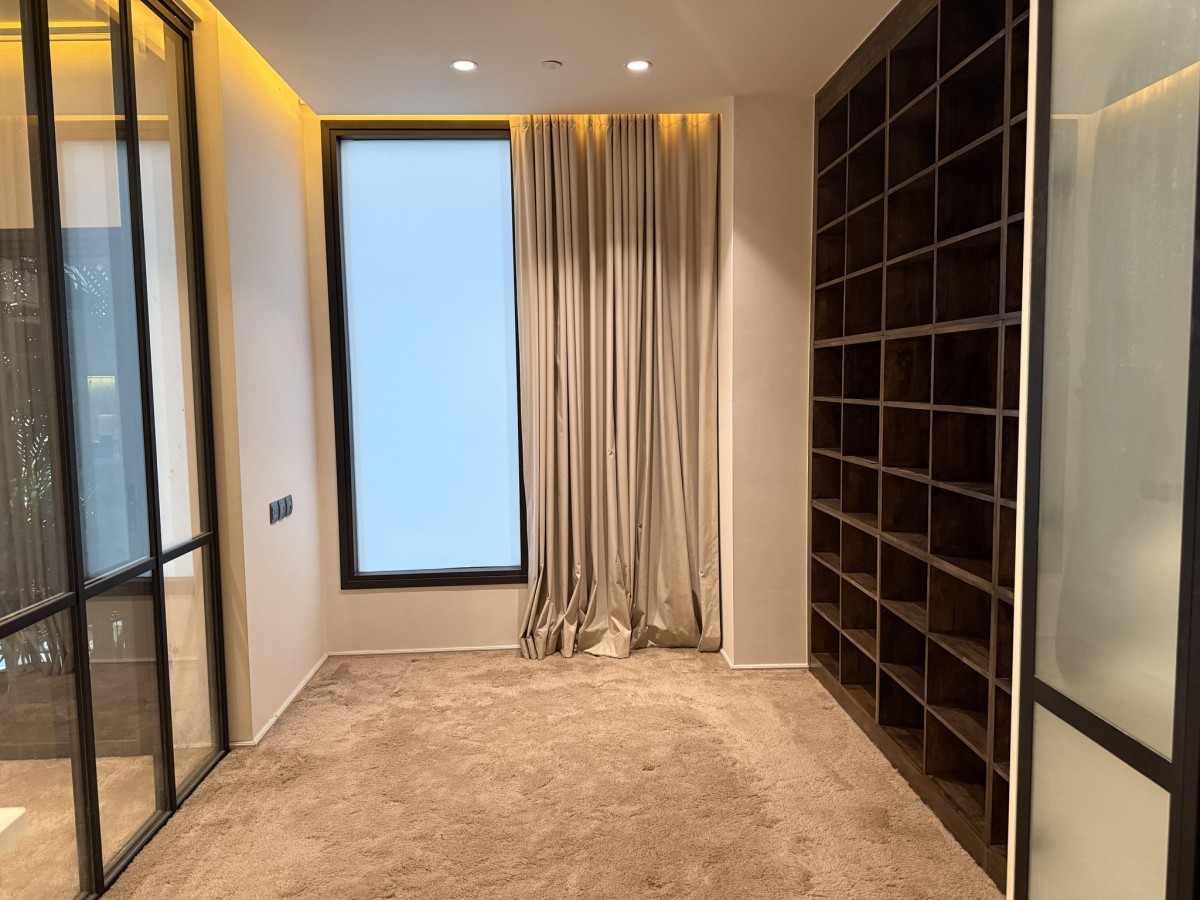 Muniq Sukhumvit 23 | Pet friendly luxury in asoke CBD of sukhumvit fully fitted unit #HL