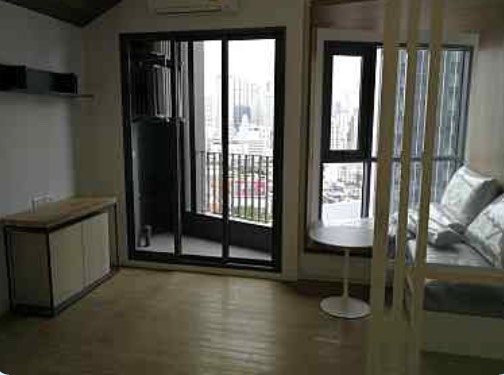 Triple Y Residence | Mrt สามย่าน #HL Focus
