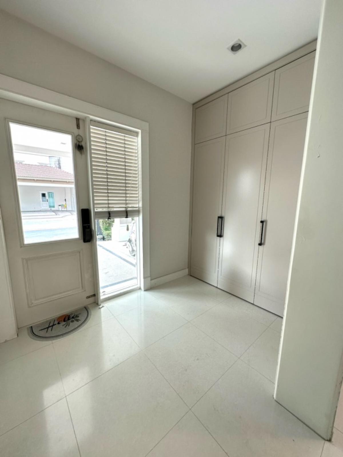 Ladawan Rama 2 | บ้านหรู พร้อมลิฟต์ (Built-in) luxury modern classic #HL Focus