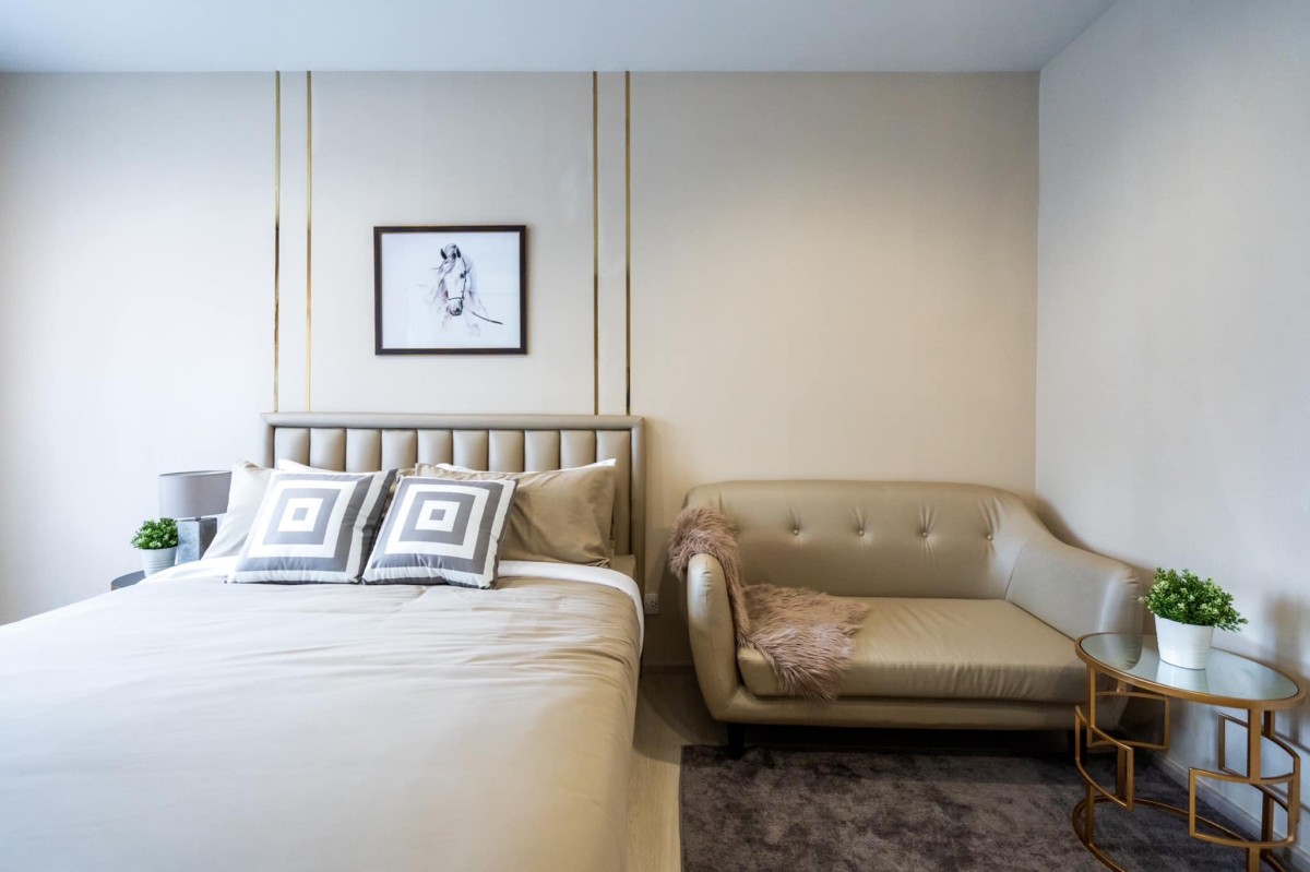 Life One Wireless | A room near one bangkok surrounded by vibrant city life #HL